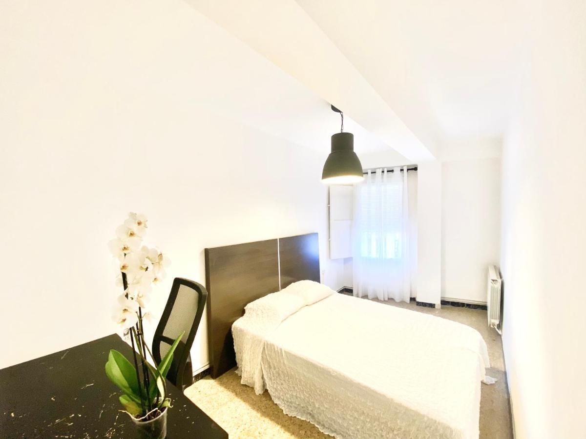 Apartamento Cebra Apartment Zaragoza Ngoại thất bức ảnh